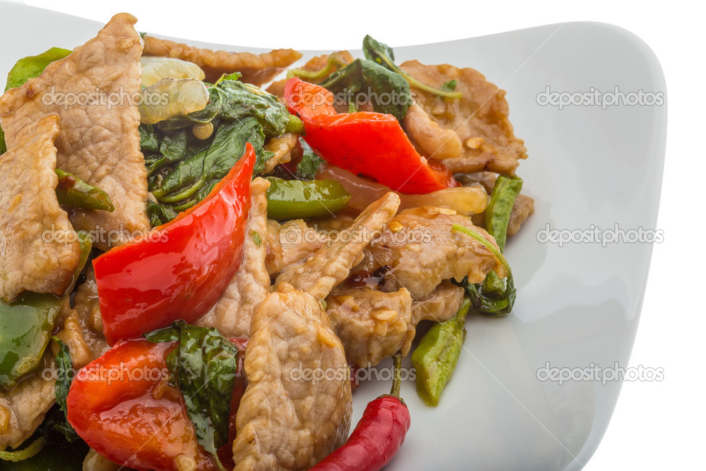 Bravčové mäso na čiernom korení so zeleninou a ryžou