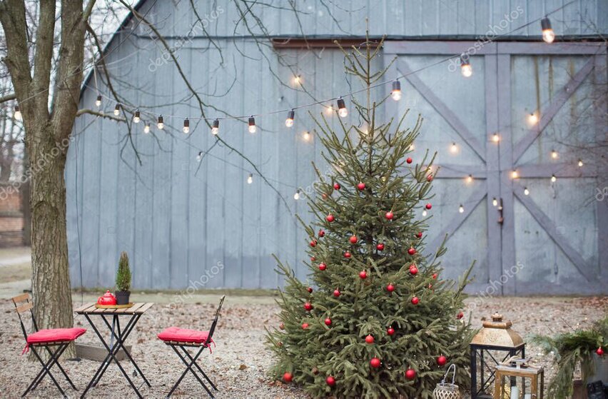 Sezónna vianočná výzdoba a svetielka v interiéri